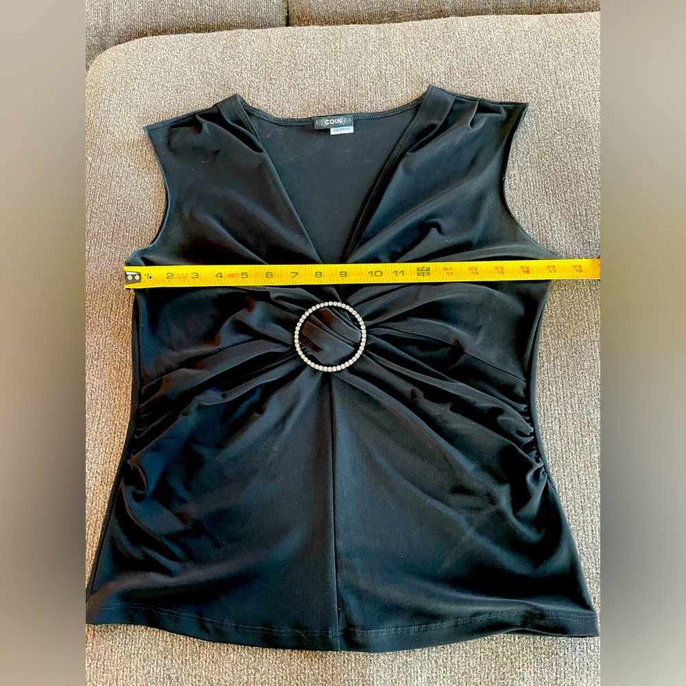 No size tag.